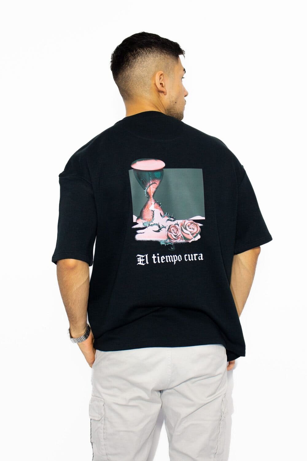 camiseta negra el tiempo cura masculina