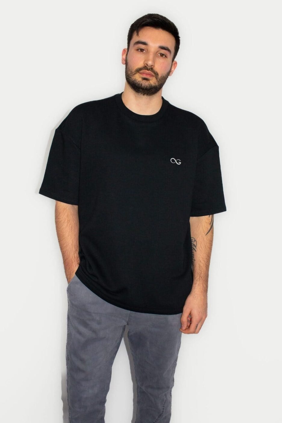Frontal Camiseta Negra