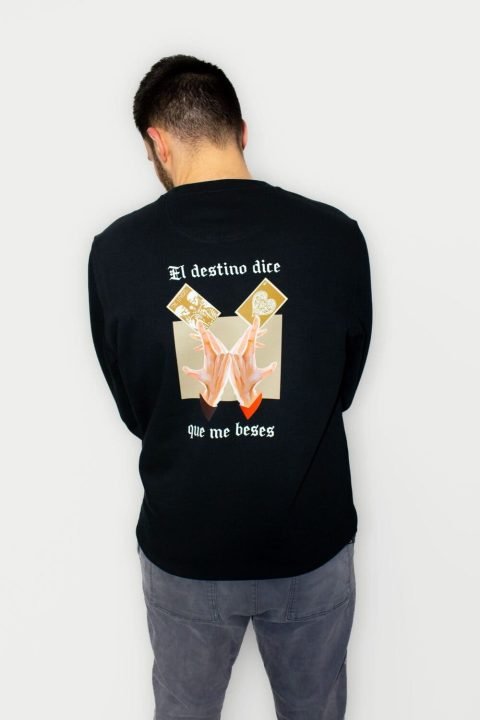 sudadera negra el destino dice que me beses masculina