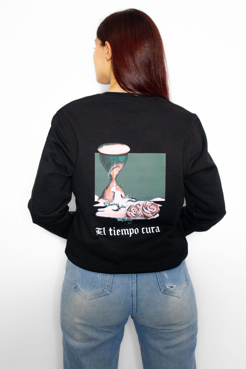 sudadera negra el tiempo cura femenina