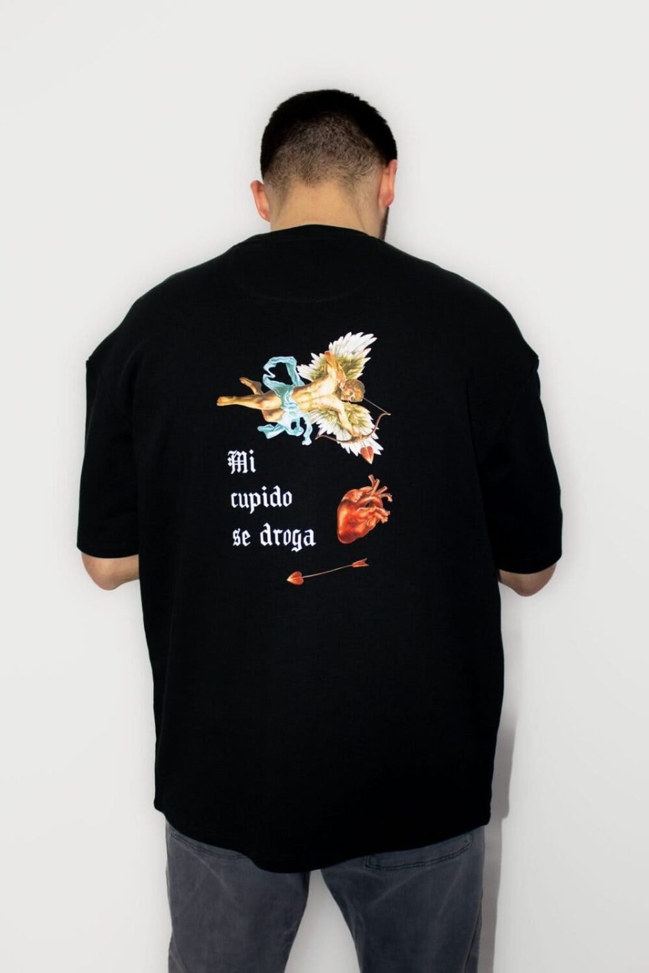 camiseta black mi cupido se droga masculina