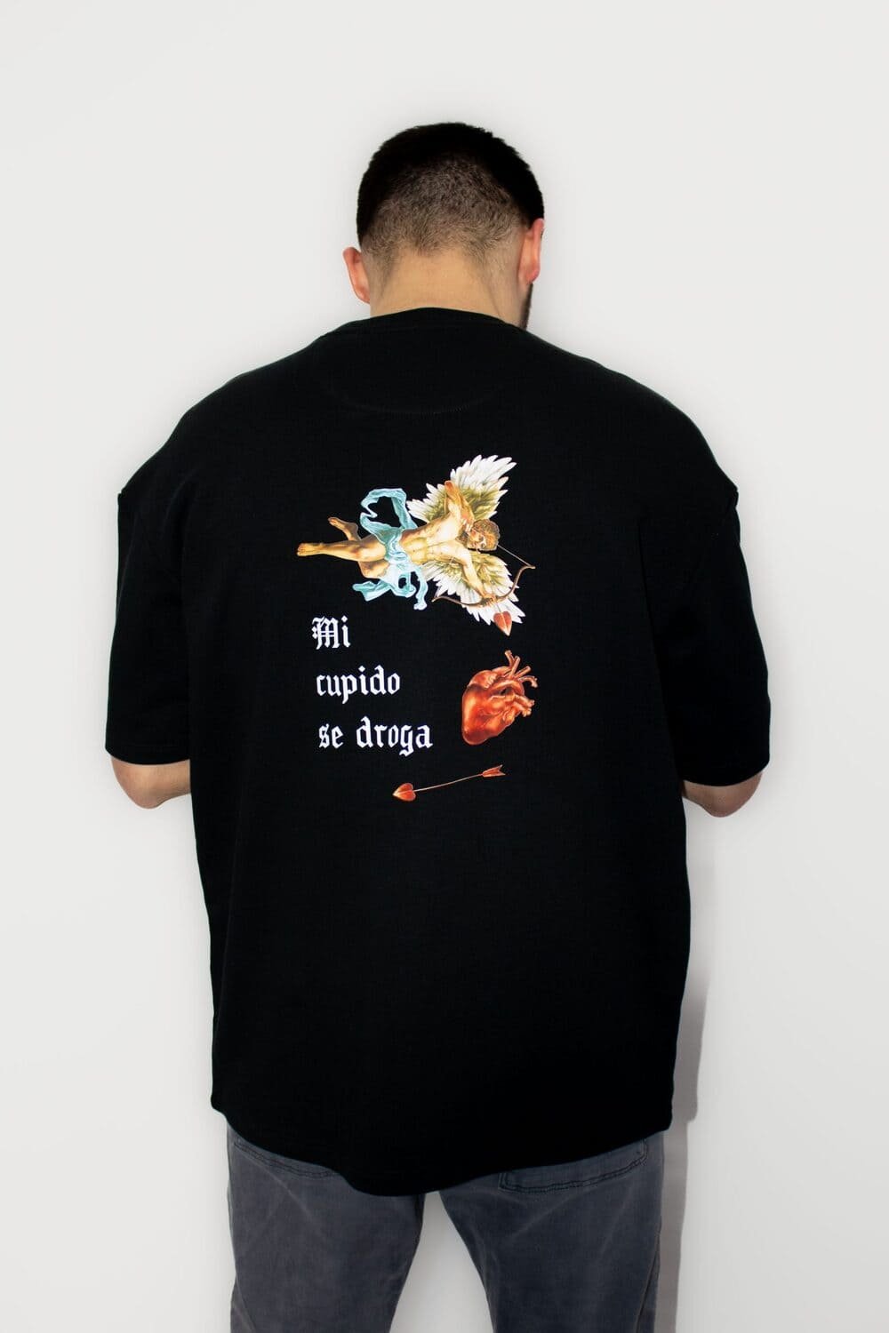 camiseta black mi cupido se droga masculina