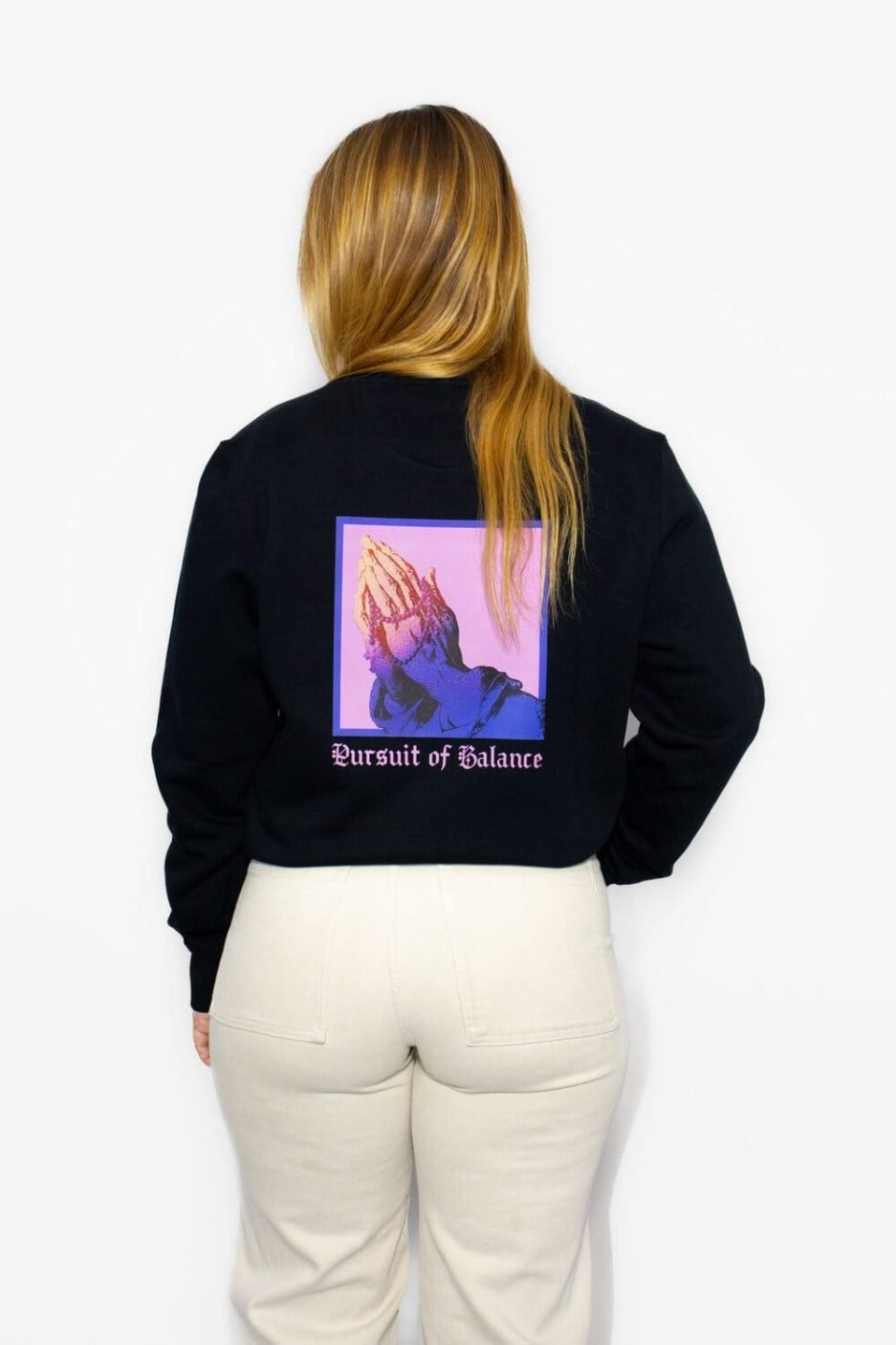 sudadera negra persuit of balance femenina