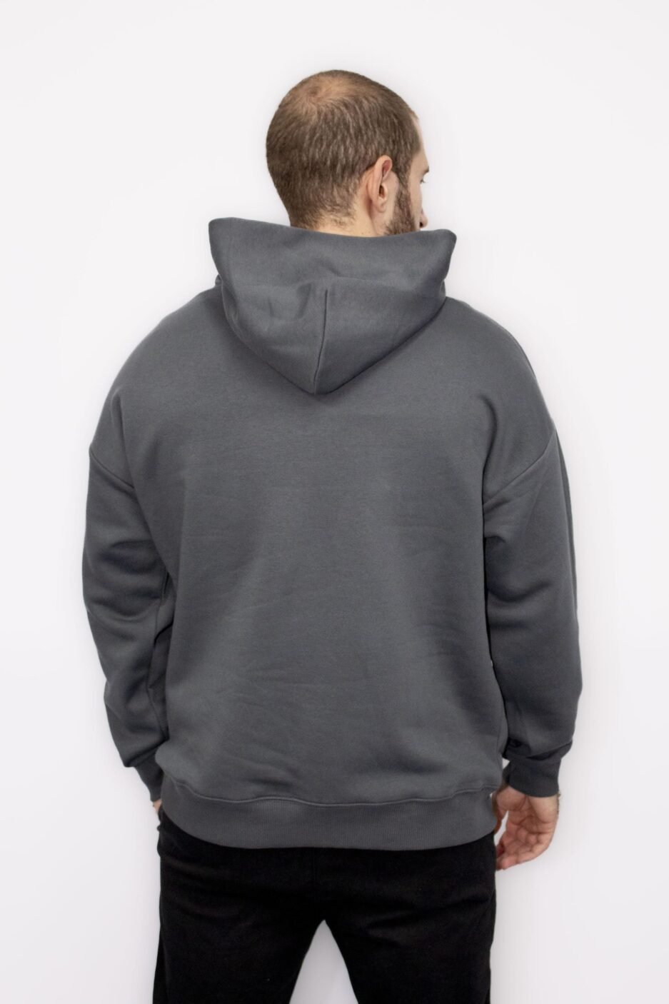 sudadera gris carguai, lisa por detrás y logo pro delante